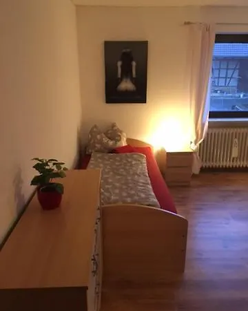 Monteurwohnungen Wuest Проживание в семье
